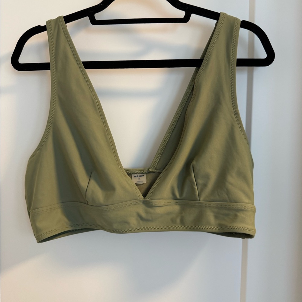 Old Navy Sage Green swimsuit top size xl great condition